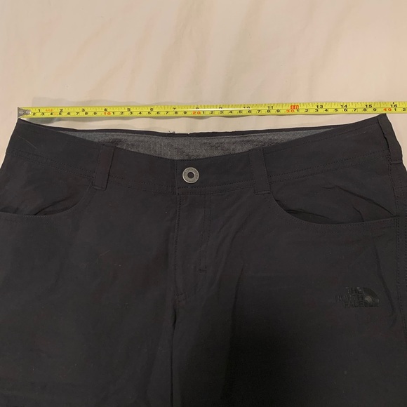 North Face shorts - Picture 5 of 7